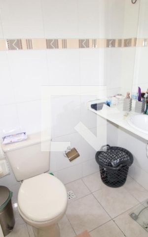 Casa de condomínio à venda com 80m², 2 quartos e 2 vagasBanheiro da Suíte