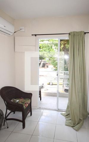 Casa de condomínio à venda com 80m², 2 quartos e 2 vagasQuarto