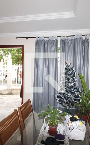 Casa de condomínio à venda com 80m², 2 quartos e 2 vagasSala