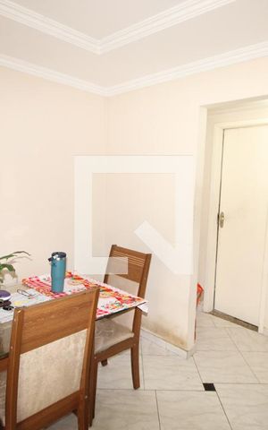 Casa de condomínio à venda com 80m², 2 quartos e 2 vagasSala