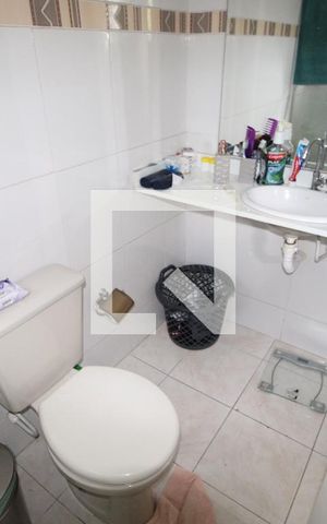 Casa de condomínio à venda com 80m², 2 quartos e 2 vagasBanheiro da Suíte
