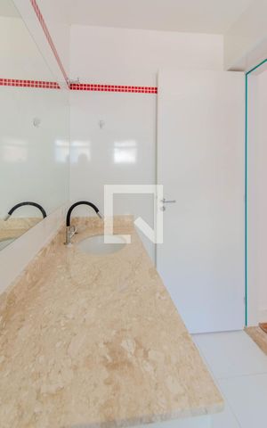 Casa à venda com 200m², 4 quartos e 8 vagas Casa à venda com 200m², 4 quartos e 8 vagasBanheiro da Suíte 1