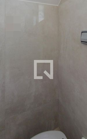 Casa à venda com 200m², 4 quartos e 8 vagas Casa à venda com 200m², 4 quartos e 8 vagasLavabo