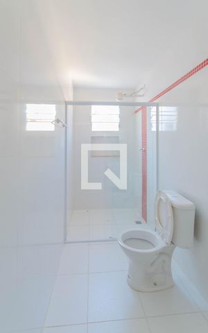 Casa à venda com 200m², 4 quartos e 8 vagas Casa à venda com 200m², 4 quartos e 8 vagasBanheiro da Suíte 1