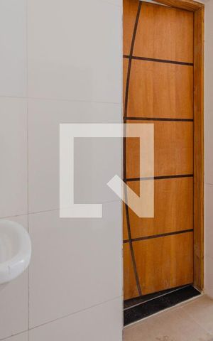 Casa à venda com 200m², 4 quartos e 8 vagas Casa à venda com 200m², 4 quartos e 8 vagasÁrea de Serviço