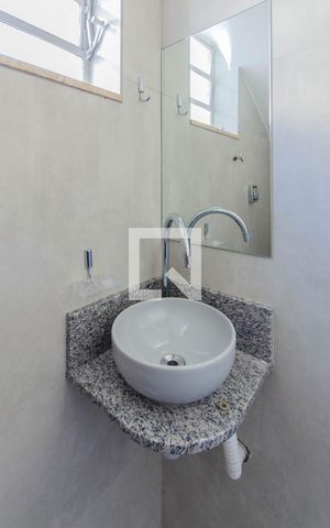 Casa à venda com 200m², 4 quartos e 8 vagas Casa à venda com 200m², 4 quartos e 8 vagasLavabo