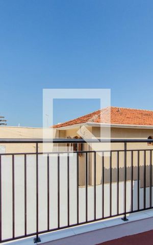 Casa à venda com 200m², 4 quartos e 8 vagas Casa à venda com 200m², 4 quartos e 8 vagasTerraço