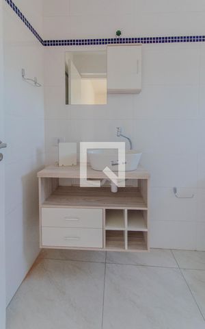 Casa à venda com 200m², 4 quartos e 8 vagas Casa à venda com 200m², 4 quartos e 8 vagasBanheiro da Suíte 2