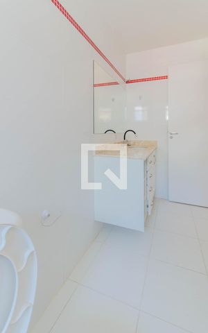 Casa à venda com 200m², 4 quartos e 8 vagas Casa à venda com 200m², 4 quartos e 8 vagasBanheiro da Suíte 1