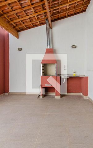 Casa à venda com 200m², 4 quartos e 8 vagas Casa à venda com 200m², 4 quartos e 8 vagasChurrasqueira
