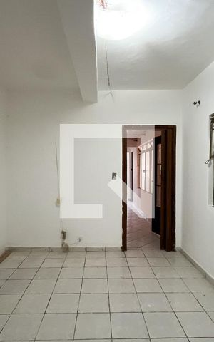 Casa à venda com 328m², 11 quartos e 2 vagas Casa à venda com 328m², 11 quartos e 2 vagasCasa 3 Quarto 1