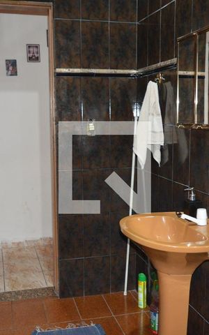 Casa à venda com 180m², 2 quartos e 2 vagas Casa à venda com 180m², 2 quartos e 2 vagasBanheiro