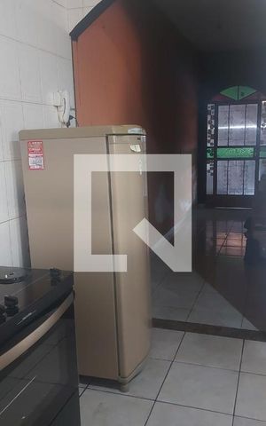 Casa à venda com 180m², 2 quartos e 2 vagas Casa à venda com 180m², 2 quartos e 2 vagasCozinha
