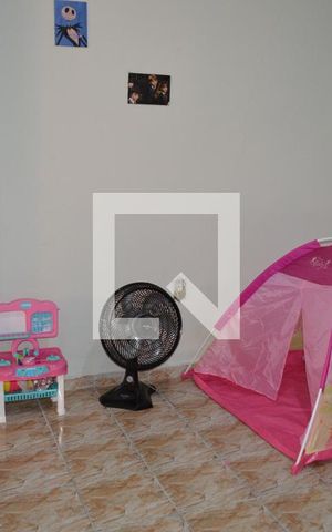 Casa à venda com 180m², 2 quartos e 2 vagas Casa à venda com 180m², 2 quartos e 2 vagasQuarto 2