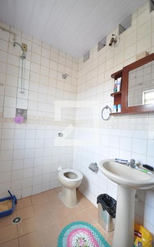 Casa à venda com 200m², 3 quartos e 2 vagasBanheiro da Suíte 3
