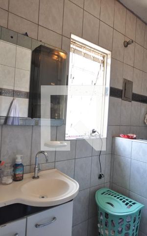 Casa à venda com 200m², 3 quartos e 2 vagasBanheiro da Suíte 1