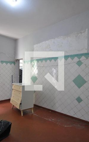 Casa à venda com 200m², 3 quartos e 2 vagasQuarto de Serviço