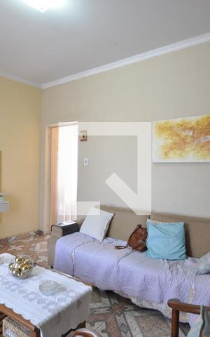 Casa à venda com 200m², 3 quartos e 2 vagasSala