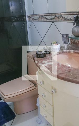 Apartamento à venda com 100m², 3 quartos e 2 vagas Apartamento à venda com 100m², 3 quartos e 2 vagasBanheiro da Suíte