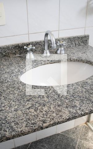 Apartamento para alugar com 144m², 3 quartos e 2 vagasBanheiro 1