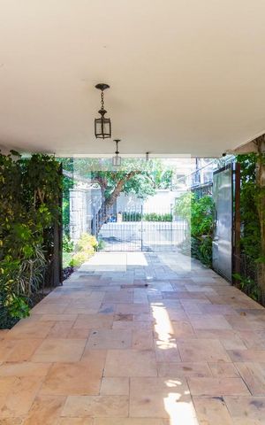 Casa à venda com 370m², 3 quartos e 5 vagasQuintal