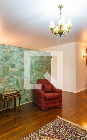Casa à venda com 370m², 3 quartos e 5 vagasSala