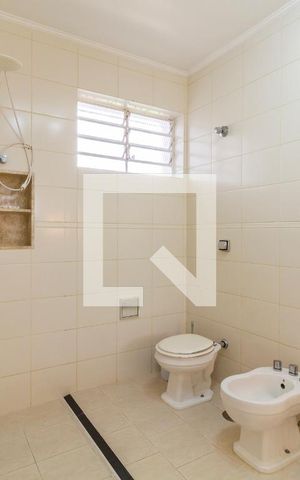 Casa à venda com 370m², 3 quartos e 5 vagasBanheiro da Suíte 3