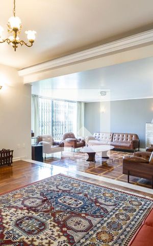 Casa à venda com 370m², 3 quartos e 5 vagasSala