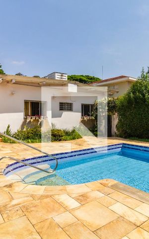 Casa à venda com 370m², 3 quartos e 5 vagasQuintal
