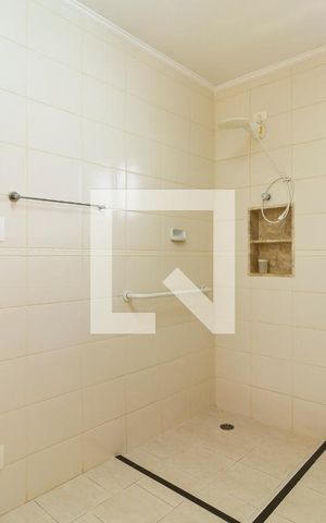 Casa à venda com 370m², 3 quartos e 5 vagasBanheiro da Suíte 3