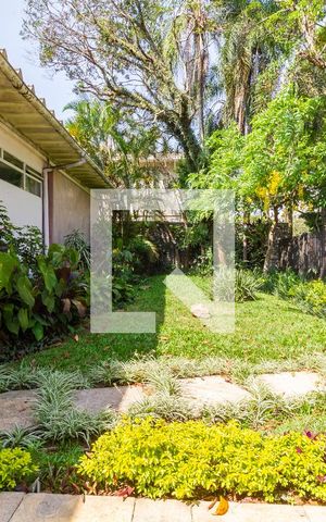 Casa à venda com 370m², 3 quartos e 5 vagasQuintal