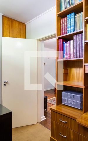 Casa à venda com 370m², 3 quartos e 5 vagasEscritório
