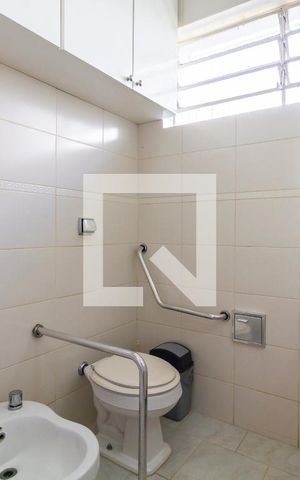 Casa à venda com 370m², 3 quartos e 5 vagasBanheiro da Suíte 1