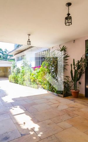 Casa à venda com 370m², 3 quartos e 5 vagasQuintal