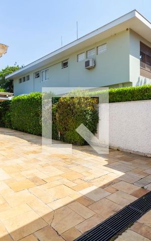 Casa à venda com 370m², 3 quartos e 5 vagasQuintal