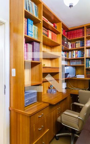 Casa à venda com 370m², 3 quartos e 5 vagasEscritório