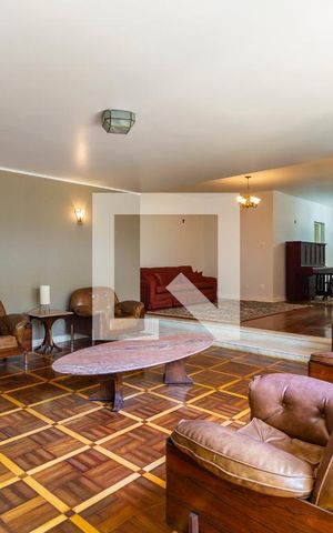 Casa à venda com 370m², 3 quartos e 5 vagasSala