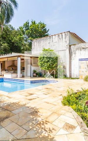 Casa à venda com 370m², 3 quartos e 5 vagasQuintal
