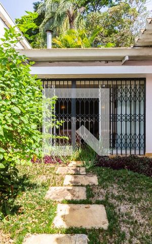 Casa à venda com 370m², 3 quartos e 5 vagasQuintal