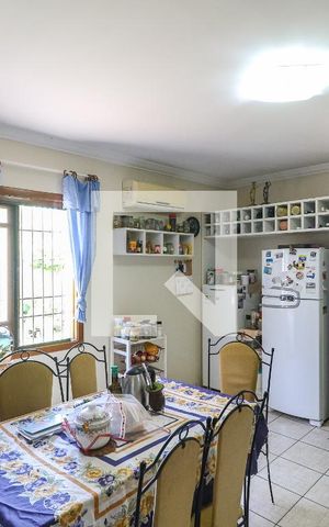 Casa para alugar com 200m², 4 quartos e 3 vagas Casa para alugar com 200m², 4 quartos e 3 vagasCozinha