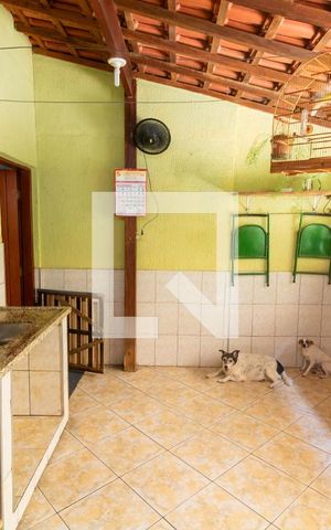Casa à venda com 90m², 3 quartos e 2 vagas Casa à venda com 90m², 3 quartos e 2 vagasQuintal