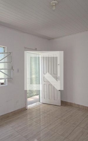 Casa para alugar com 70m², 1 quarto e 1 vaga Casa para alugar com 70m², 1 quarto e 1 vagaSala