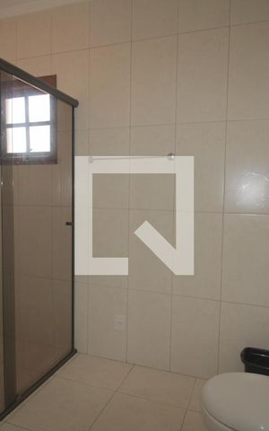 Casa à venda com 200m², 4 quartos e 2 vagasBanheiro 1