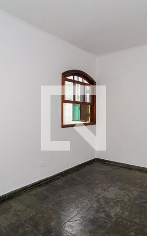 Casa à venda com 200m², 3 quartos e 2 vagas Casa à venda com 200m², 3 quartos e 2 vagasQuarto 1