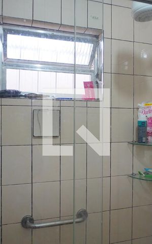 Casa para alugar com 107m², 2 quartos e 5 vagasBanheiro