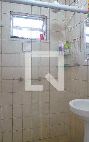 Casa para alugar com 107m², 2 quartos e 5 vagasBanheiro