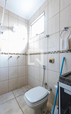 Casa de condomínio para alugar com 120m², 2 quartos e 2 vagas Casa de condomínio para alugar com 120m², 2 quartos e 2 vagasBanheiro