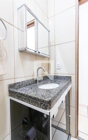 Casa de condomínio para alugar com 120m², 2 quartos e 2 vagas Casa de condomínio para alugar com 120m², 2 quartos e 2 vagasBanheiro