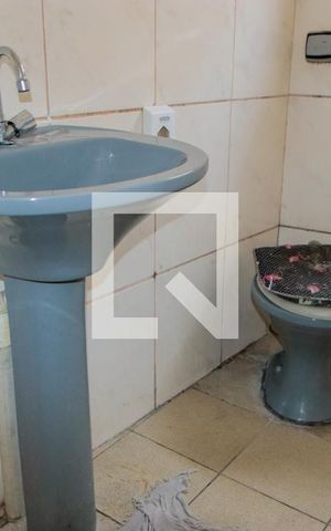 Casa para alugar com 60m², 1 quarto e sem vaga Casa para alugar com 60m², 1 quarto e sem vagaBanheiro
