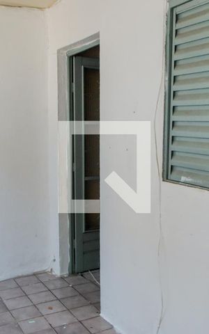 Casa para alugar com 60m², 1 quarto e sem vaga Casa para alugar com 60m², 1 quarto e sem vagaVaranda